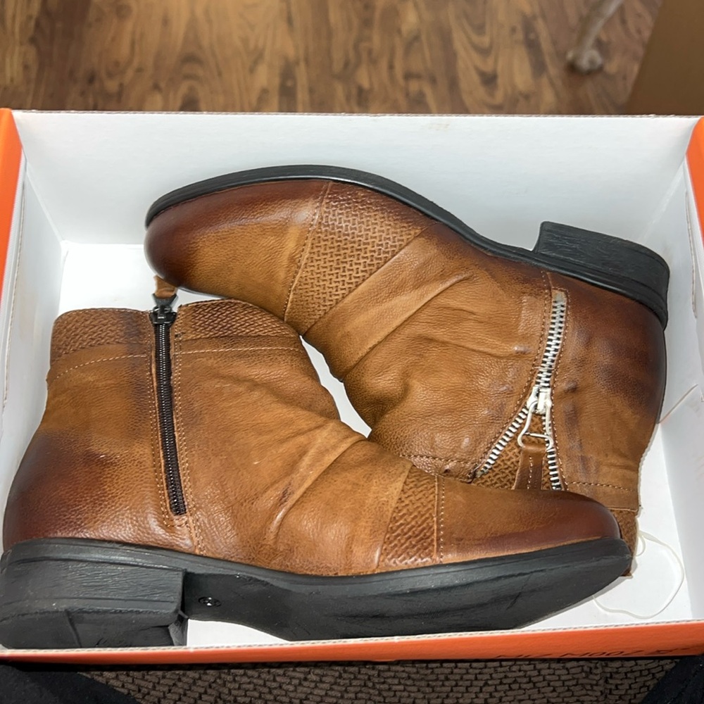 MiZ MooZ booties